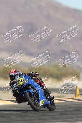 media/Oct-30-2025-Racers Edge (Thu) [[dabbdaf680]]/3-B Group/Session 2 (Turn 14)/